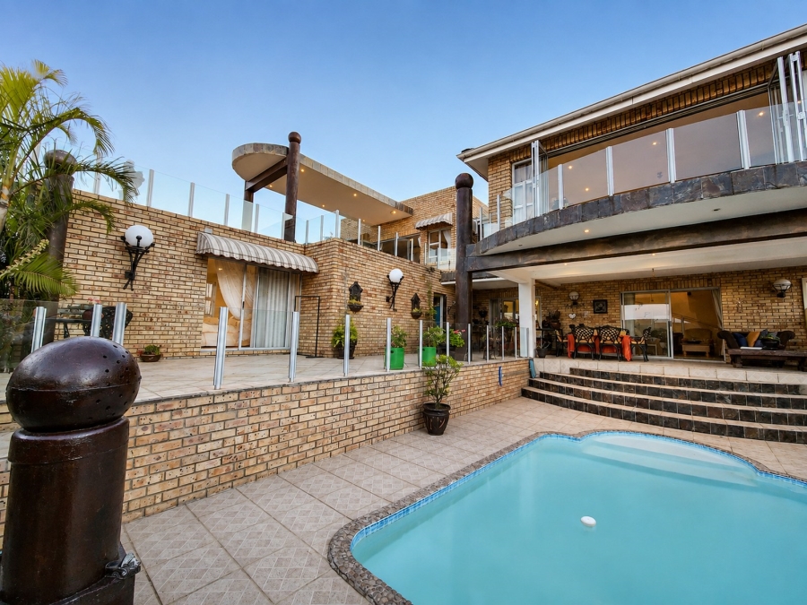 5 Bedroom Property for Sale in Wavecrest Eastern Cape